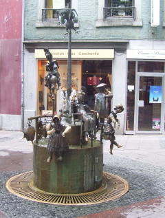 Foto vom Puppenbrunnen in Aachen