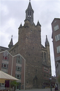 Foto vom alten Rathausturm in Aachen