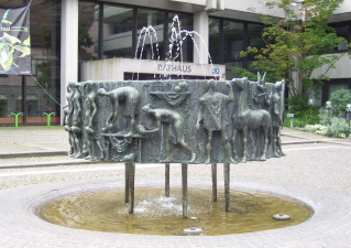 Foto vom Brunnen vor dem Rathaus in Aalen