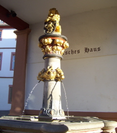 Foto vom Volkerbrunnen in Alzey