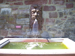 Foto vom Wandbrunnen im Schlosspark in Aschaffenburg