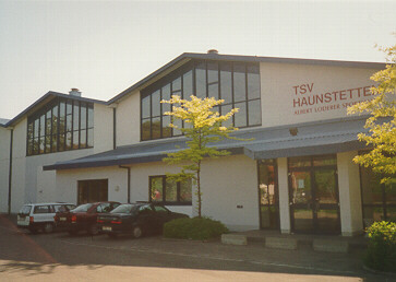 Foto der Albert-Loderer-Sporthalle in Augsburg-Haunstetten