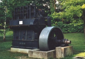 Foto vom Dieselmotor im Rudolf-Diesel-Gymnasium in Augsburg