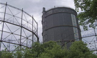 Foto vom Gaskessel mit Aufstieg zur Aussichtsplattform