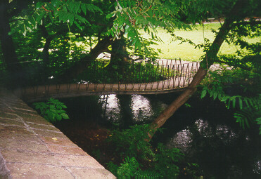 Foto der Hängebrücke beim Roten Tor