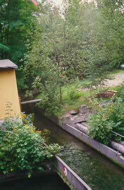 Foto der Stadtgraben-Zirbelnussbrücke in Augsburg