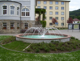 Foto vom Brunnen vor dem alten Rathaus in Bad Brückenau