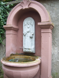 Foto vom Kapuzinerwandbrunnen in Bad Mergentheim