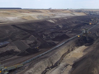 Foto einer Grube beim Braunkohle-Tagebau