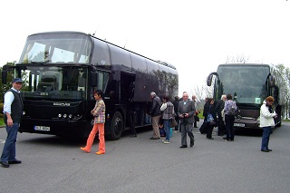Foto der Omnibusse der FW Augsburg-Land bei deren Berlinreise