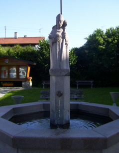 Foto vom Ulrichsbrunnen in Aitrang