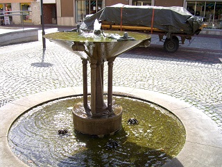 Foto vom Brunnen vor St. Christopherus in Bad Abbach