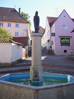 Foto vom Marienbrunnen in Bissingen