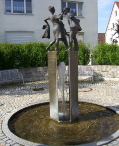 Foto vom 900-Jahre-Brunnen in Buchdorf