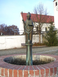 Foto vom Wolfgangsbrunnen in Kirchberg