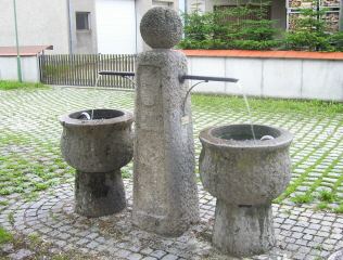 Foto vom Kugelbrunnen in Ebermergen