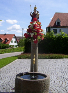 Foto vom Marienbrunnen in Maria Vesperbild
