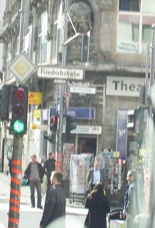 Foto von der Friedrichsstra&szlig;e in Berlin
