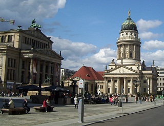 Foto vom Gendarmenmarkt mit franz�sischem Dom