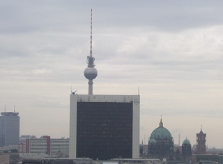 Foto vom Internationalen Handelszentrum Berlin von der Reichstagskuppel aus gesehen