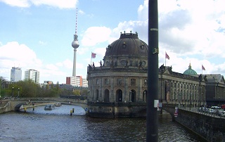 Foto der Museumsinsel mit beiden Spreekan�len