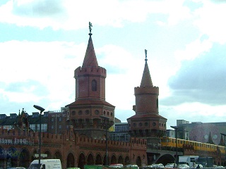 Foto der Oberbaumbr&uuml;cke in Berlin