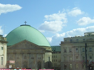 Foto der St.-Hedwigskathedrale in Berlin