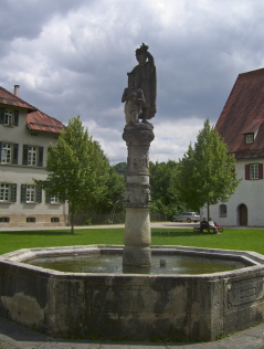 Foto vom Johannesbrunnen in Blaubeuren