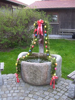 Foto vom Dorfbrunnen in Hausen