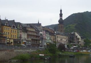 Blick auf Cochem mit Altstadt und Mosel