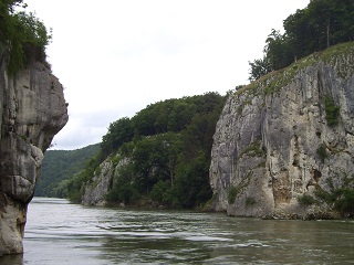 Foto vom Rückblick auf den Donaudurchbruch bei Kelheim