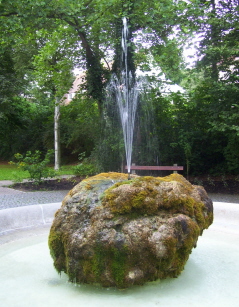 Foto vom Springbrunnen beim Stadtgraben in Donauwörth