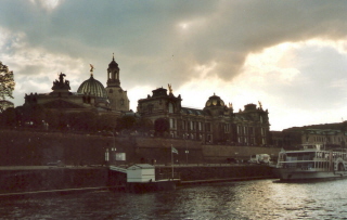 Foto der Schiffsanlegestelle in Dresden