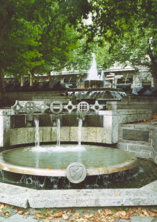 Foto vom Bistumsbrunnen in Essen