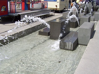 Foto vom Wasserband auf dem Marienplatz in Görlitz