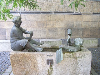 Foto vom Brunnen Zecherpaar in Görlitz