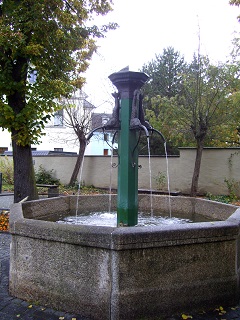 Foto vom Brunnen vor der Stadtkirche in Greiz