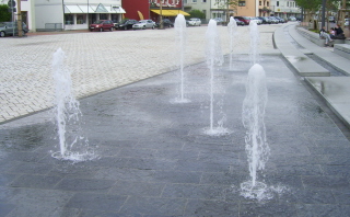Foto vom Brunnen auf dem Marktplatz in Illertissen