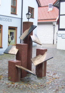 Foto vom Brunnen in der Bahnhofstraße in Immenstadt