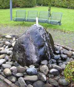Foto vom Brunnen im Caritas-Altenheim in Sonthofen