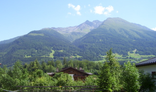 Foto der Berge bei Grins in Tirol