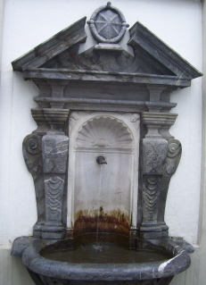 Foto vom Wasserspeier an der Stiftskirche Wilten