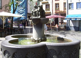 Foto vom Frauenbrunnen in Köln