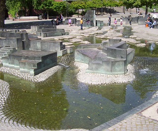 Foto vom Rheingartenbrunnen in Köln