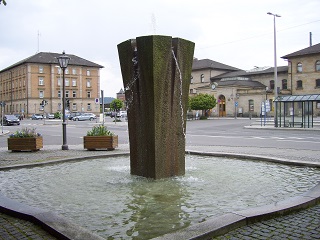 Foto vom Brunnen beim Bahnhof in Lichtenfels