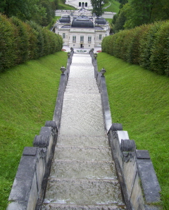 Foto der Kaskaden im Park von Schloss Linderhof