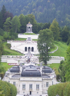 Foto von Schloss Linderhof mit Terrassengarten