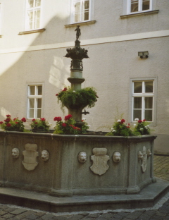 Foto vom Brunnen im Innenhof des Landhauses in Linz