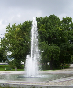 Foto der Fontäne im Lentospark in Linz