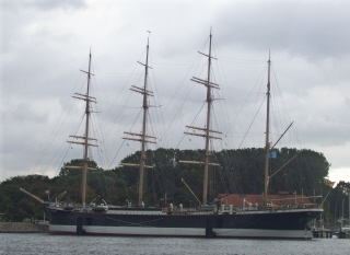 Foto eines Segelschiffes in Travem&uuml;nde